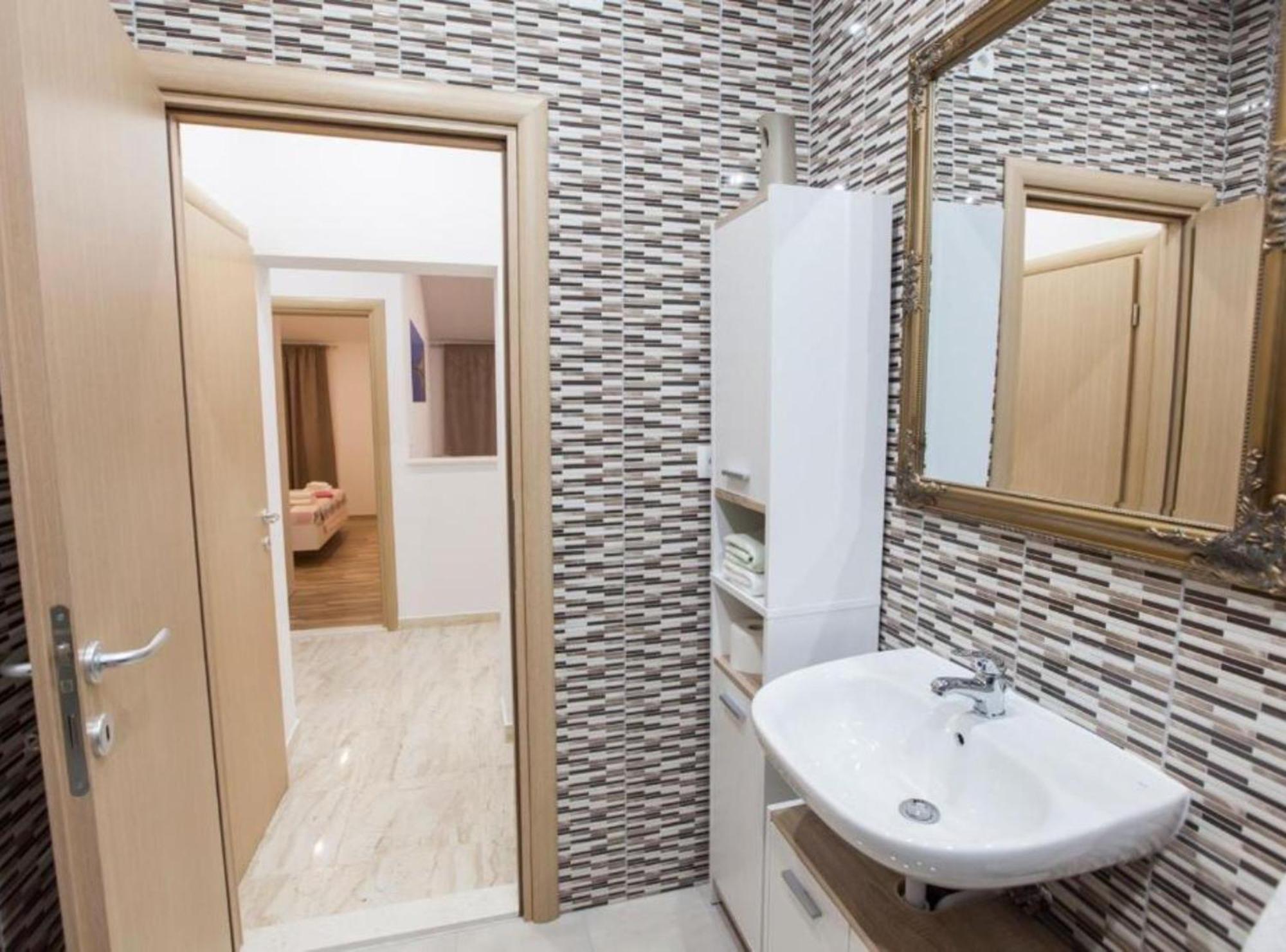 Kaštela Apartment Dalmatia מראה חיצוני תמונה