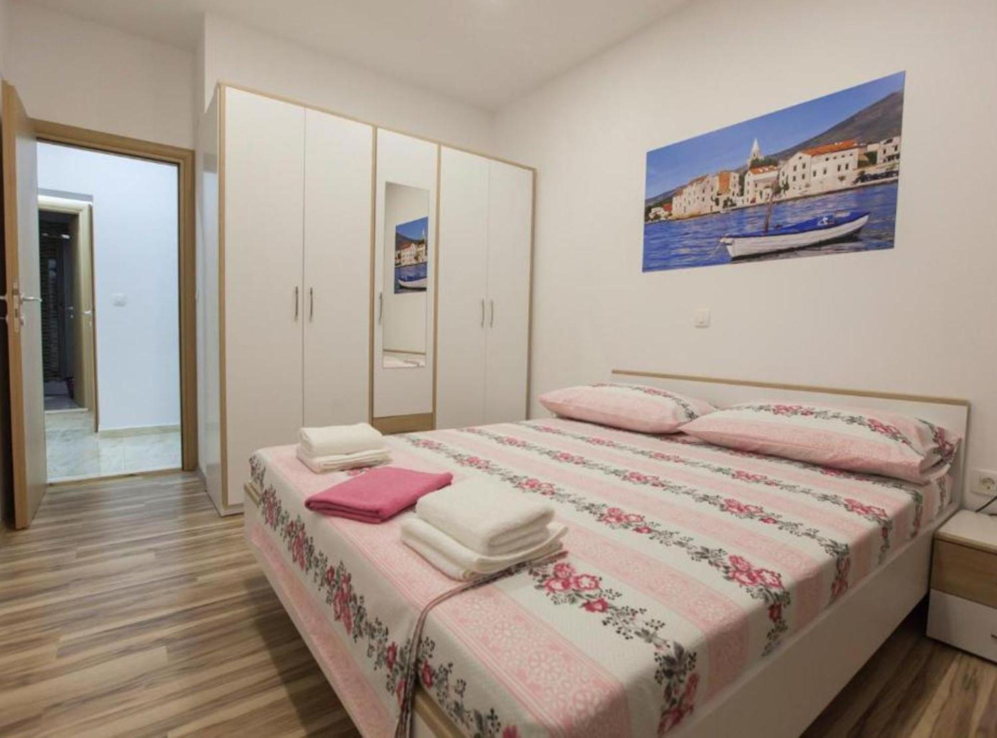 Kaštela Apartment Dalmatia מראה חיצוני תמונה