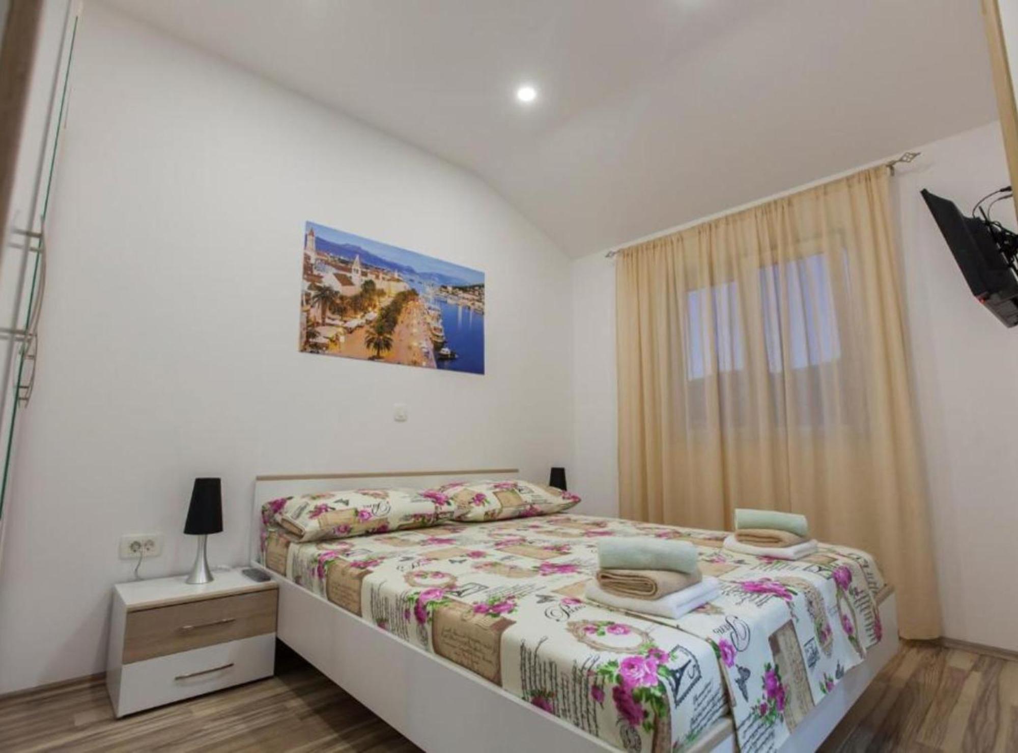 Kaštela Apartment Dalmatia מראה חיצוני תמונה