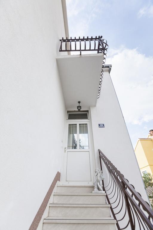 Kaštela Apartment Dalmatia מראה חיצוני תמונה