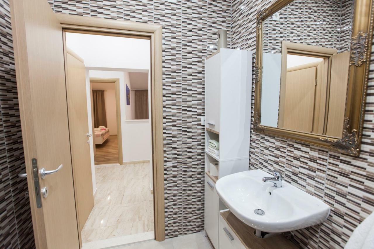 Kaštela Apartment Dalmatia מראה חיצוני תמונה