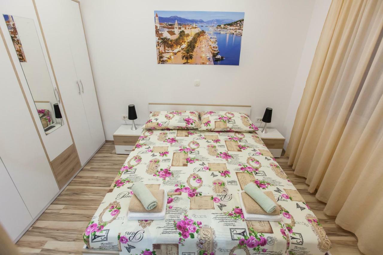 Kaštela Apartment Dalmatia מראה חיצוני תמונה